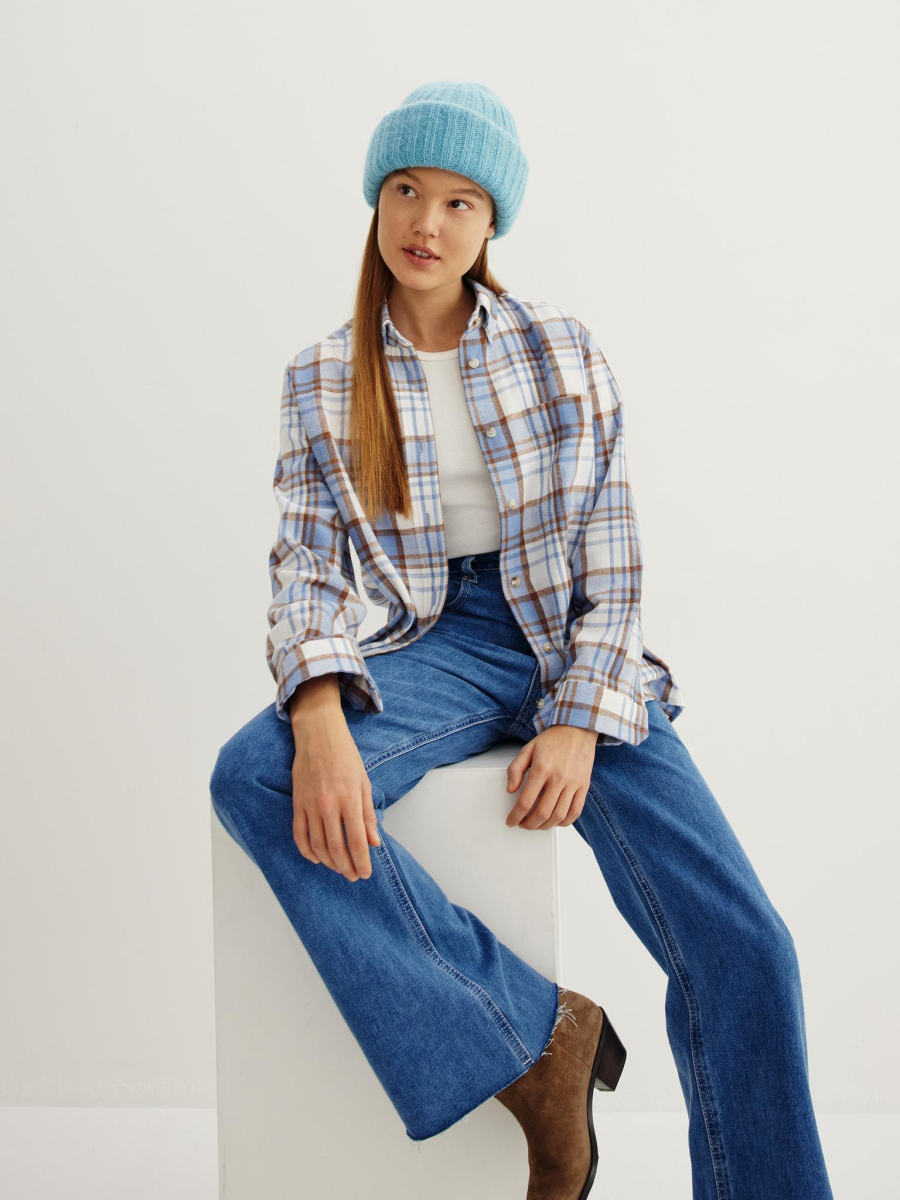 Шапка из объёмной пряжи Chaika, цвет: насыщенно-синий SH-135 купить онлайн