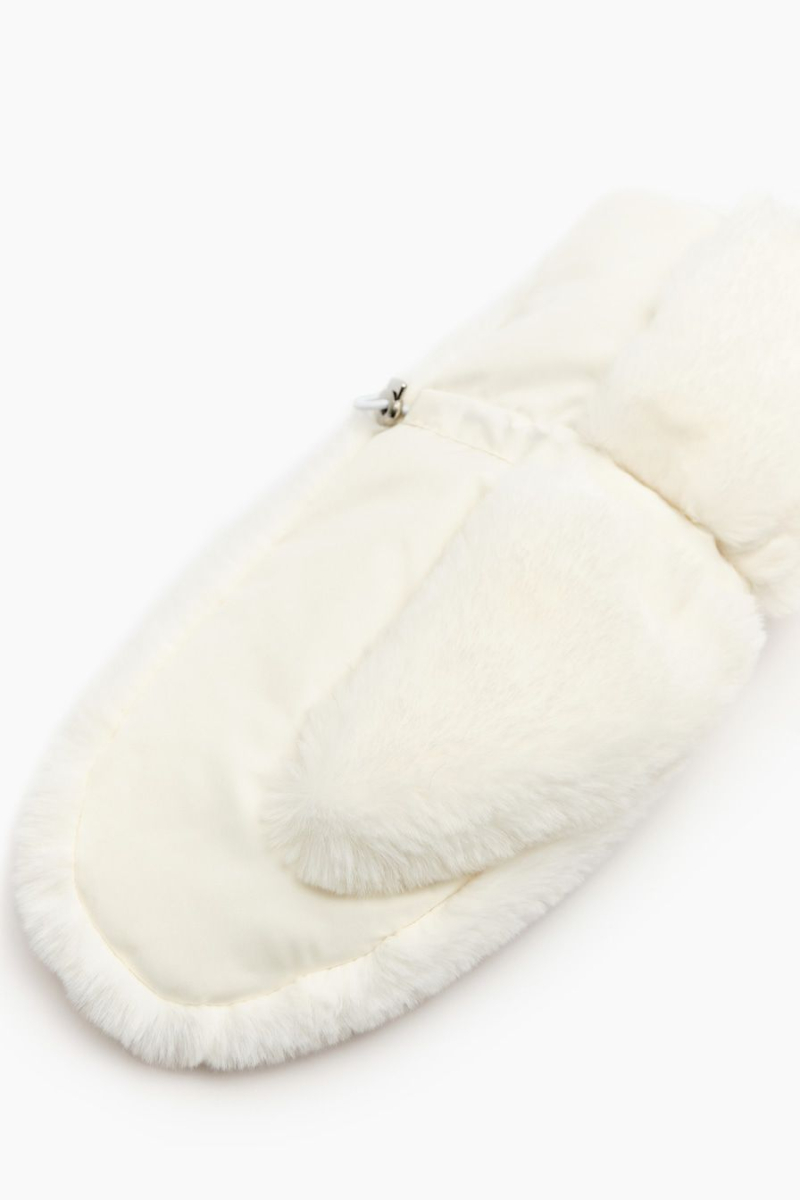 Варежки с отделкой из экомеха TOPTOP, цвет: молочный TT.610.15006.120 купить онлайн