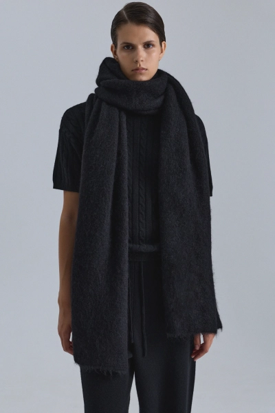 Палантин из альпаки OPORA Mankova, цвет: Черный FW24/25-09 купить онлайн