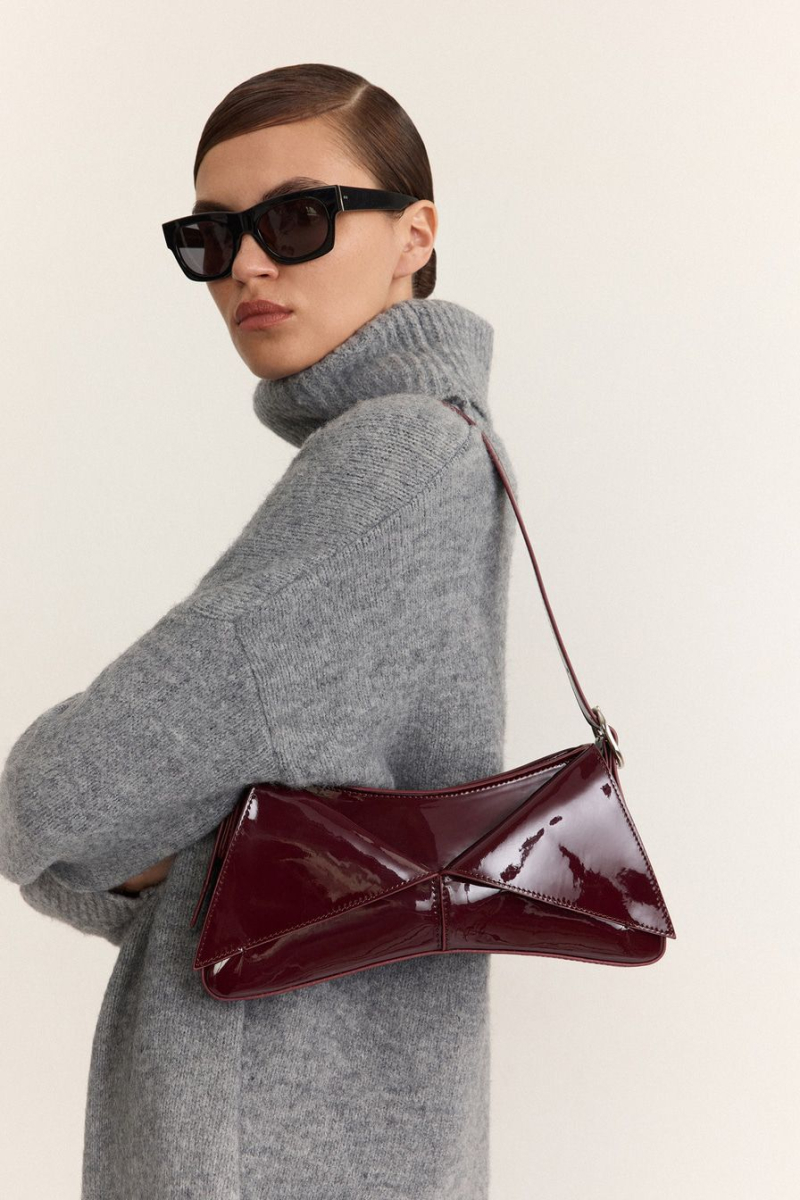 Сумка-багет из экокожи