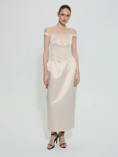 Платье из атласа