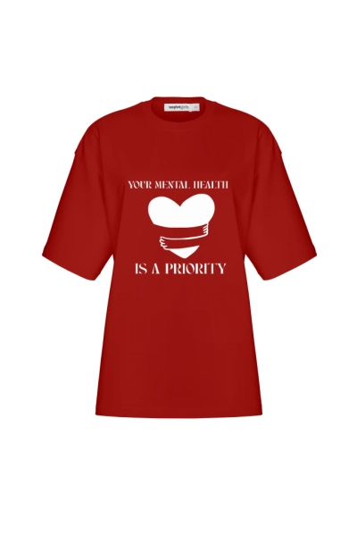 Футболка оверсайз с принтом "Your mental health is a priority" INSPIRE, цвет: красный,  со скидкой купить онлайн
