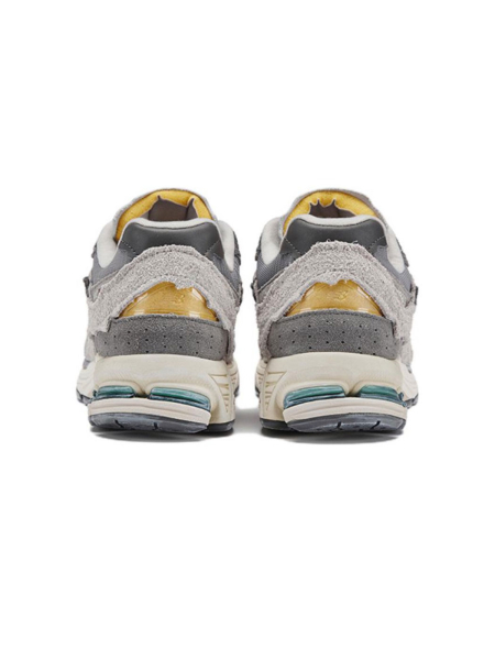 Кроссовки унисекс New Balance 2002R "Refined future"