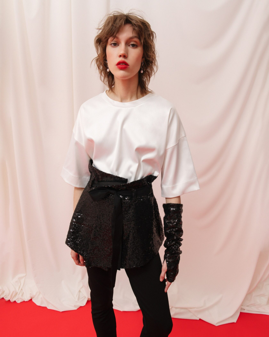 Баска с пайетками