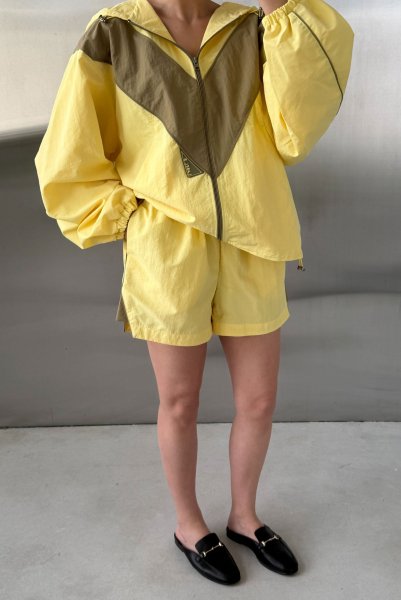 Шорты плащевые Label .B, цвет: Светло-желтый,  купить онлайн
