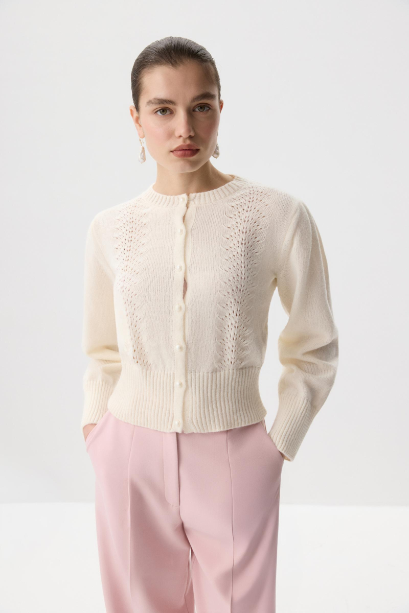 Кардиган с декоративным узором Charmstore, цвет: молочный, 305-43685-111 купить онлайн