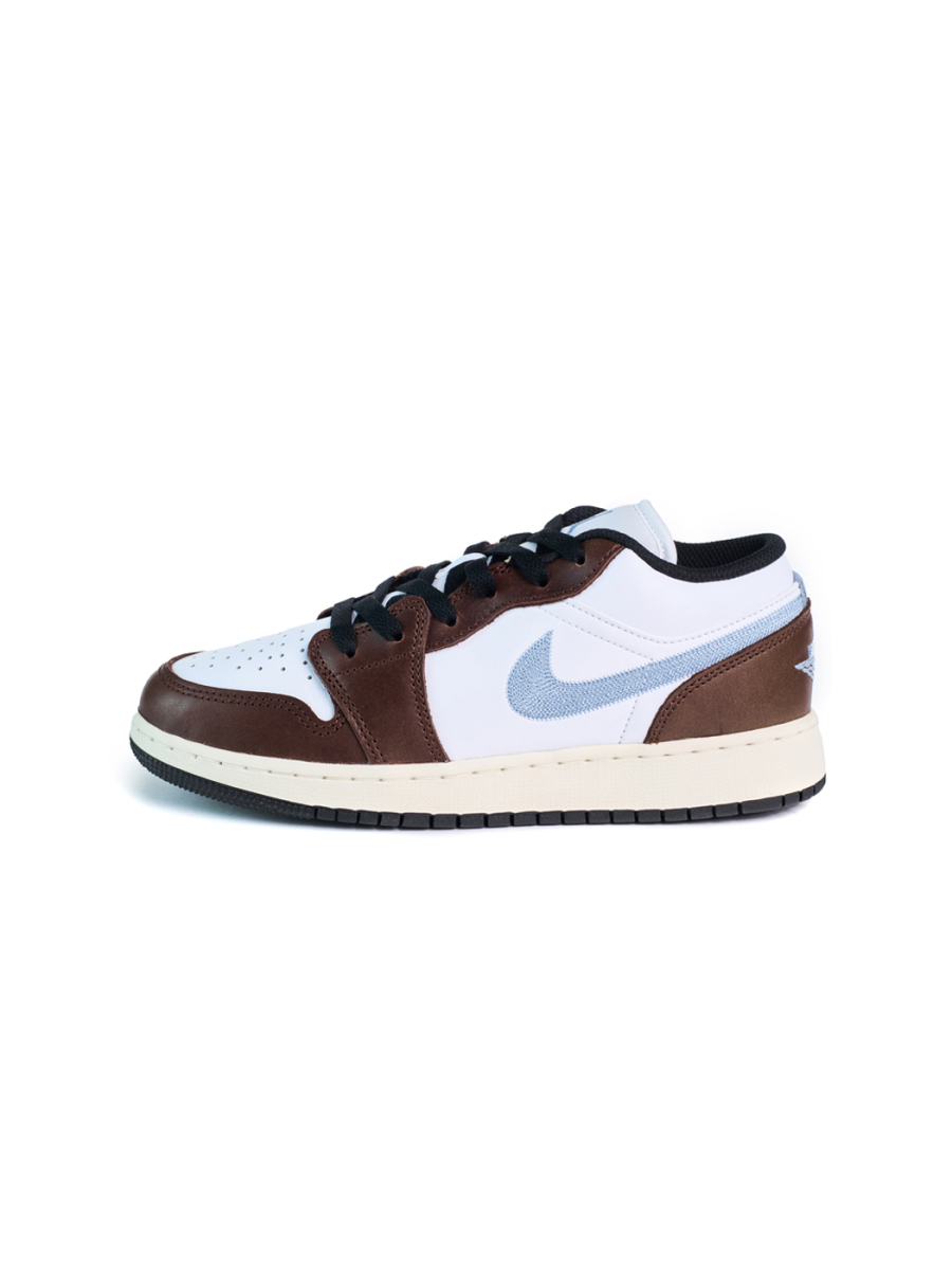 Кроссовки подростковые Jordan 1 Low SE "Mocha Blue Grey" NKDADDYS SNEAKERS, цвет: белый FQ8156-142 купить онлайн