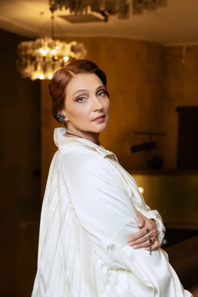 Серебряная серьга-кафф «Королева драмы» SBLESKOM, цвет: серебро, 92204 купить онлайн