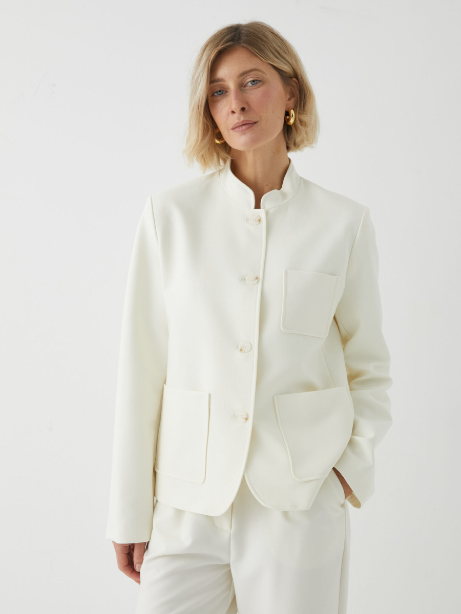 Жакет с воротником-стойкой