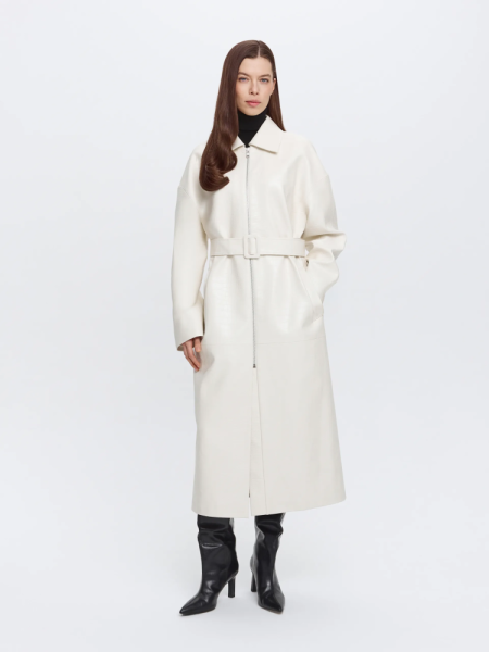 Плащ из фактурной экокожи