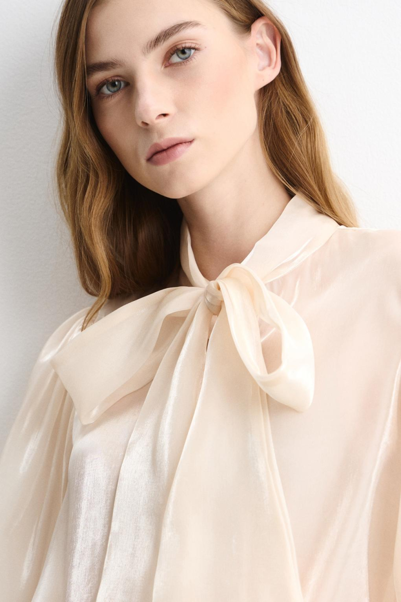 Блузка с бантом ENEVOO, цвет: молочный, 06952 купить онлайн