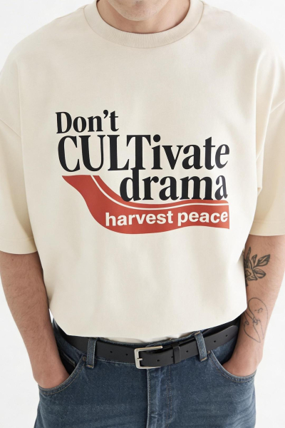 Футболка укороченная «Драма» CULTBASE, цвет: бежевый,  купить онлайн