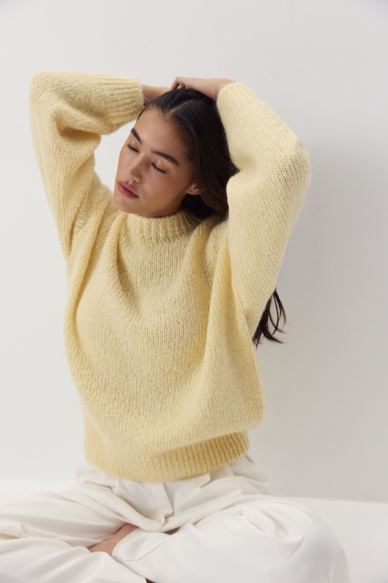 Джемпер из шерсти мериноса Charmstore, цвет: Сливочный, 303-41898-121 купить онлайн