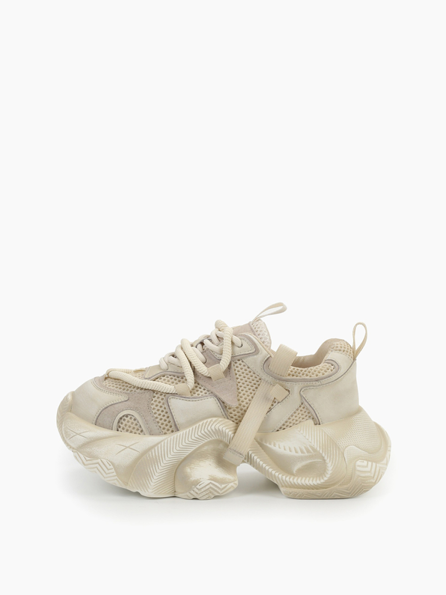 Кроссовки на высокой подошве со вставками из замши