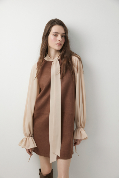 Платье мини прямое из замши Charmstore, цвет: коричневый, 111-29568-550 купить онлайн