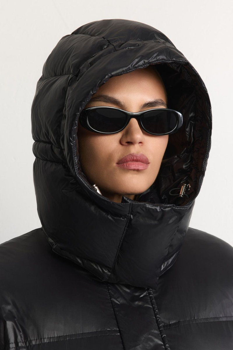 Пуховик с капюшоном TOPTOP, цвет: Черный, TTS.042.18556.900 купить онлайн