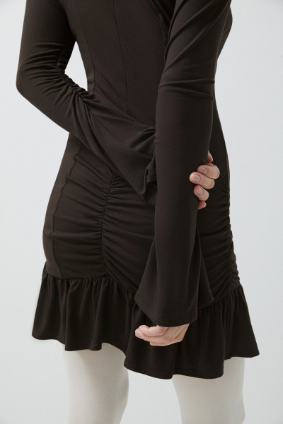 Платье мини со сборками Charmstore, цвет: коричневый, 207-30365-550 купить онлайн