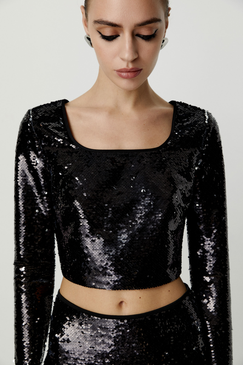 Топ укороченный из ткани с пайетками Charmstore, цвет: Черный, 102-28226-880 купить онлайн