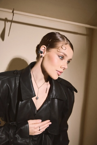 Серебряная серьга-кафф «Королева драмы» SBLESKOM, цвет: серебро, 92204 купить онлайн