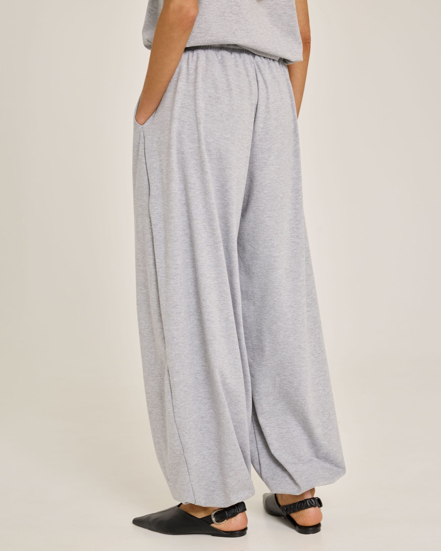Брюки из трикотажа GRAY Anmuse, цвет: серый TR25S167-GR |новая коллекция купить онлайн