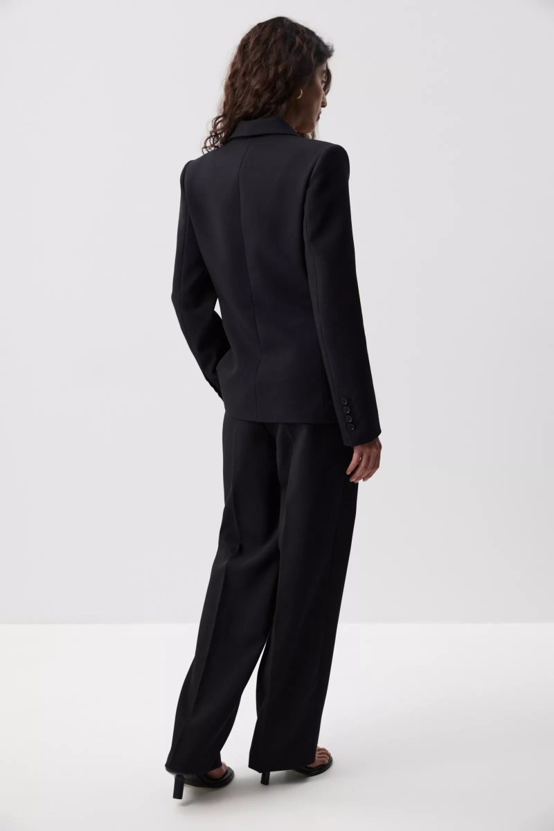 Жакет приталенный Charmstore, цвет: Черный, 109-556103-880 купить онлайн