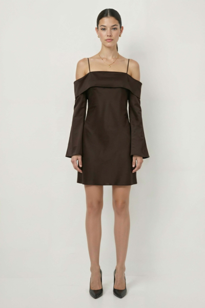 Платье из сатина с открытыми плечами