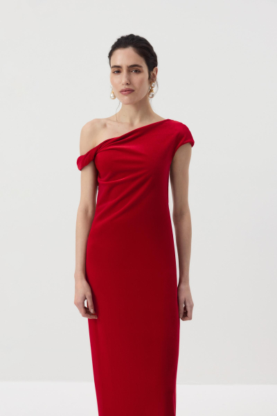 Платье макси с открытым плечом из бархата Charmstore, цвет: алый, 111-27542-441 купить онлайн