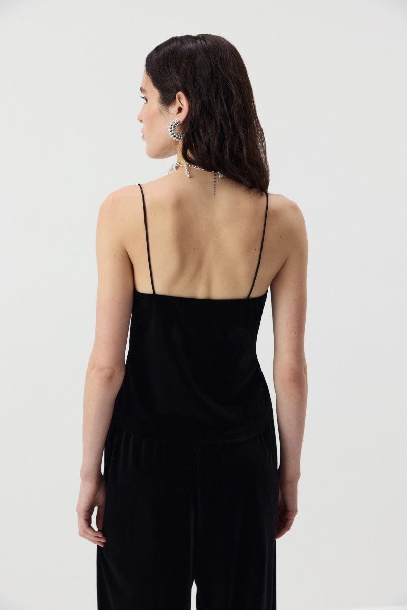 Топ из бархата с кружевом