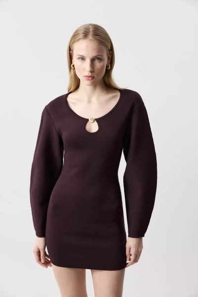 Платье мини вязаное с декоративной розой Charmstore, цвет: шоколадный, 306-55188-551 купить онлайн