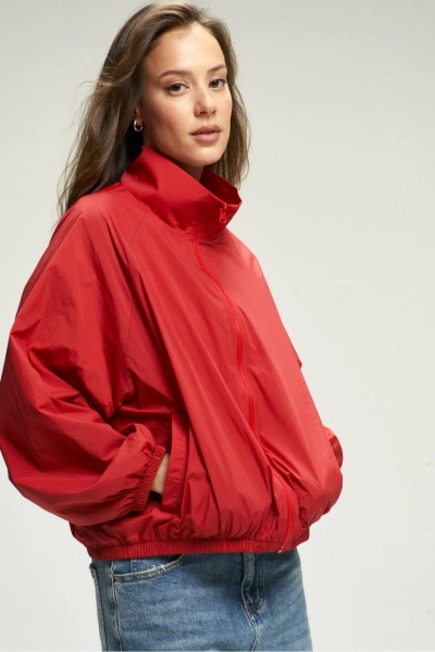 Ветровка Red