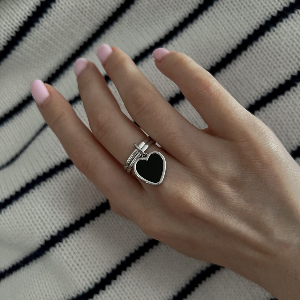 Кольцо Сердце с ониксом The Reason, цвет: серебро, клц серд онк купить онлайн