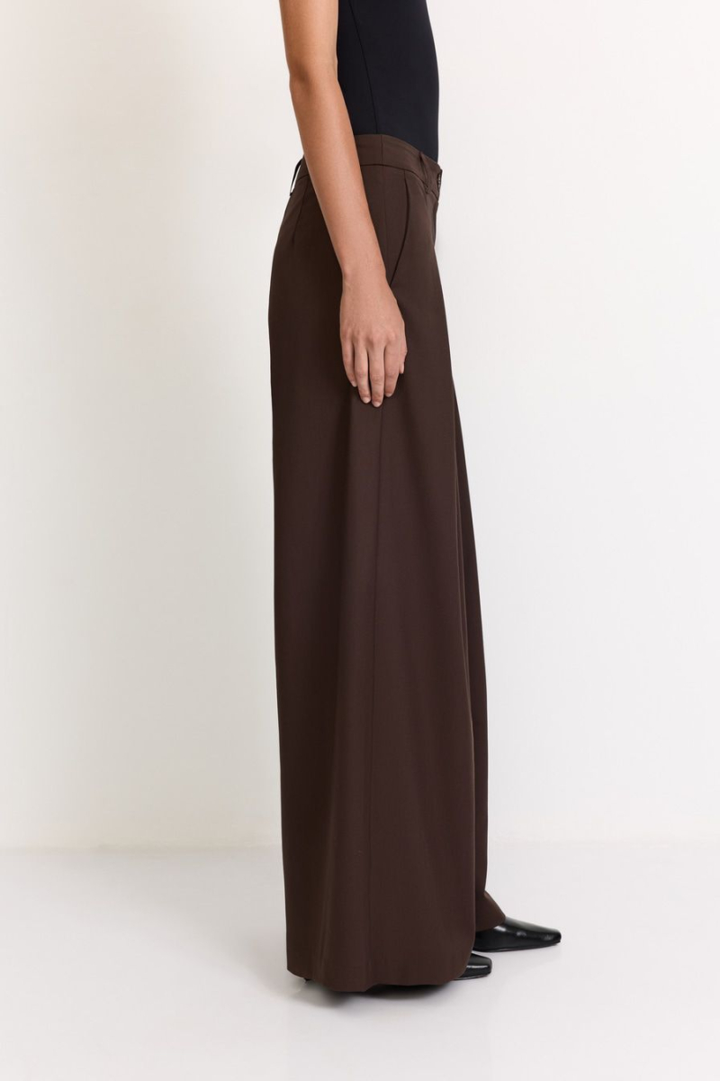 Брюки со складками TOPTOP, цвет: коричневый, TT.032.17763.700 купить онлайн