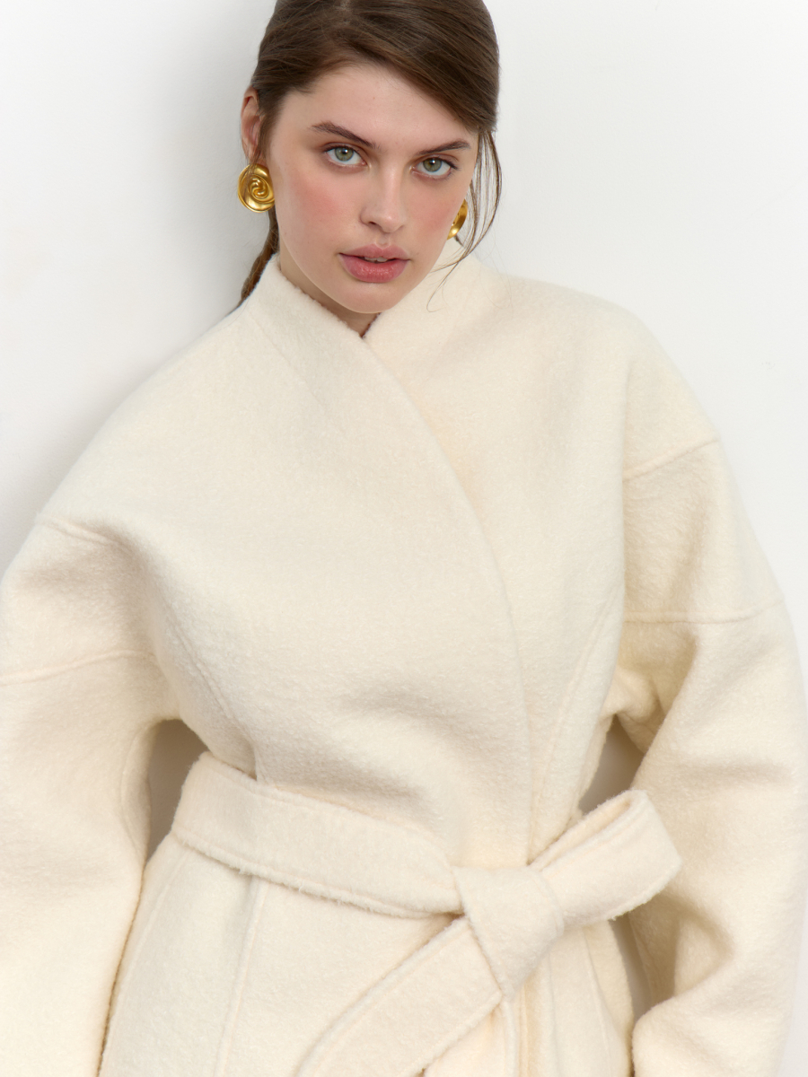 Пальто укороченное приталенного силуэта Mollis, цвет: молочный, 17-01-3812/1 купить онлайн