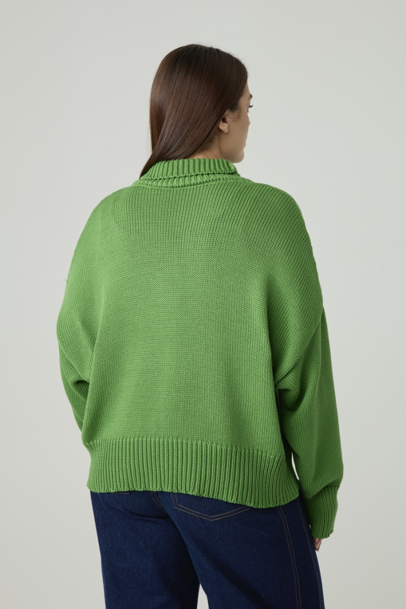 Свитер вязаный