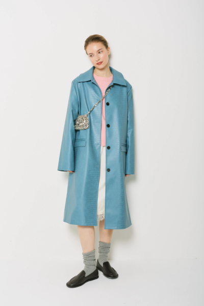 Тренч удлиненный из экокожи с эффектом тиснения