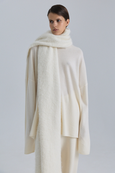 Палантин из альпаки OPORA Mankova, цвет: молочный FW24/25-09 купить онлайн