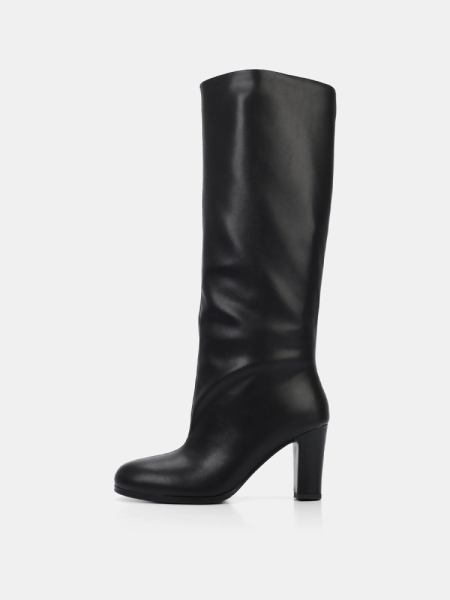 Сапоги на каблуке из натуральной кожи