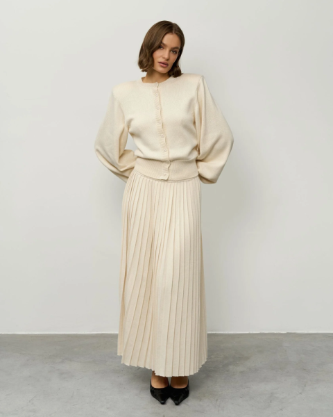 Вязаный костюм с длинной юбкой