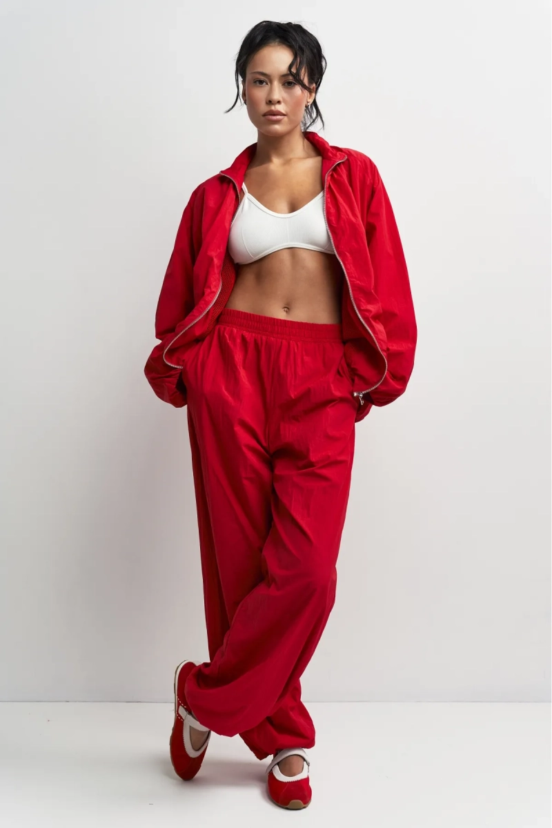 Брюки из плащевки Erist store, цвет: красный, НФ-00003399 купить онлайн