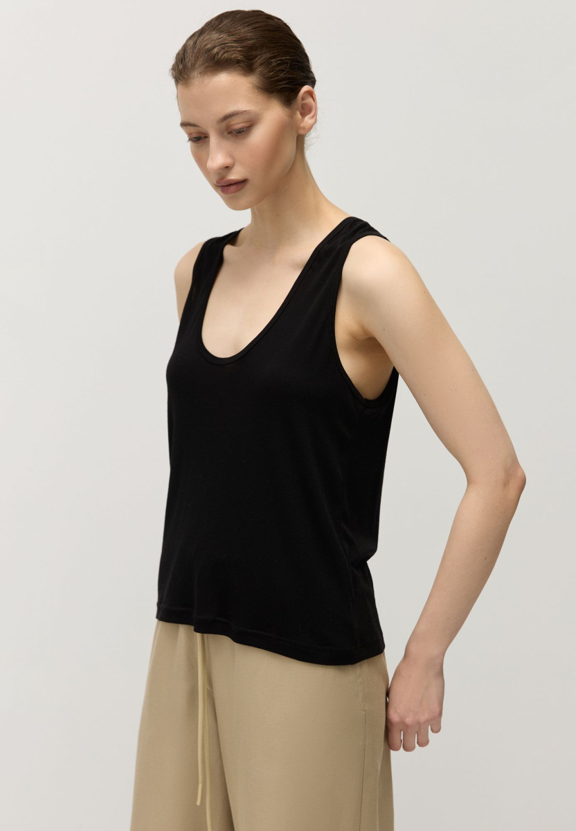 Майка с глубоким вырезом из тенсела AROUND, цвет: Черный,  купить онлайн