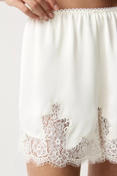 Шорты из сатина с кружевом Charmstore, цвет: молочный, 115-56360-111 купить онлайн