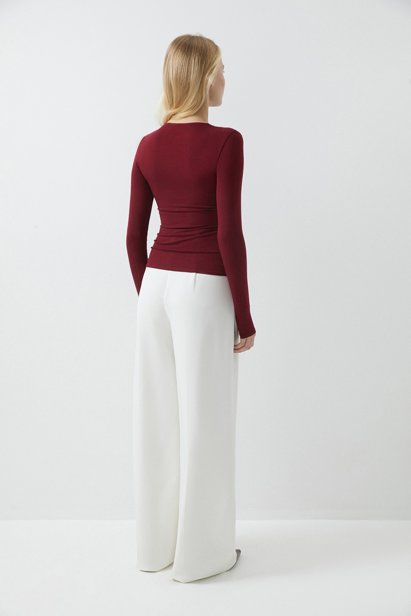 Лонгслив с драпированной деталью на груди Charmstore, цвет: Бордовый, 205-23265-442 купить онлайн