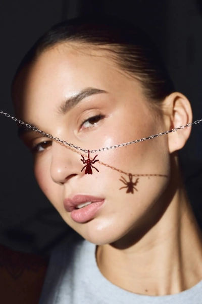 Серебряная подвеска «Влюбленный Василий» SBLESKOM, цвет: темно-красный, 122239 купить онлайн