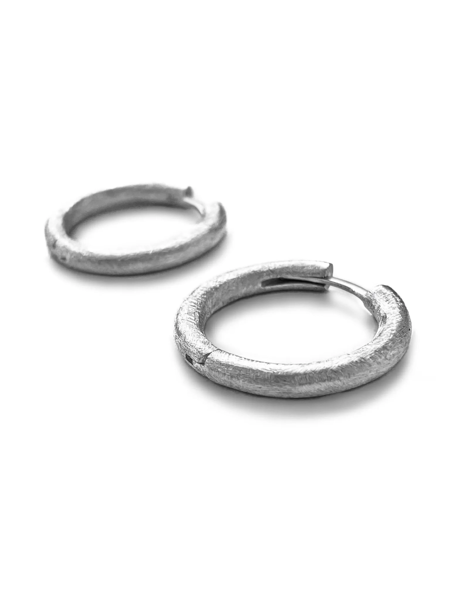 Серебряные серьги-хупы "match" матовые SBLESKOM, цвет: серебро, 11726 купить онлайн