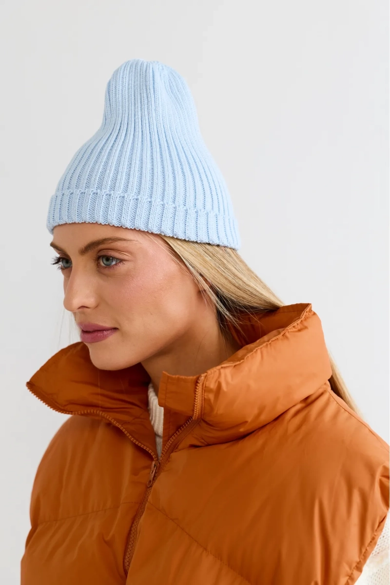 Шапка весенняя