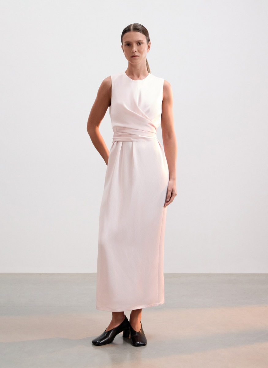 Платье с узлом на талии