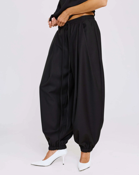 Брюки-шаровары из костюмной ткани