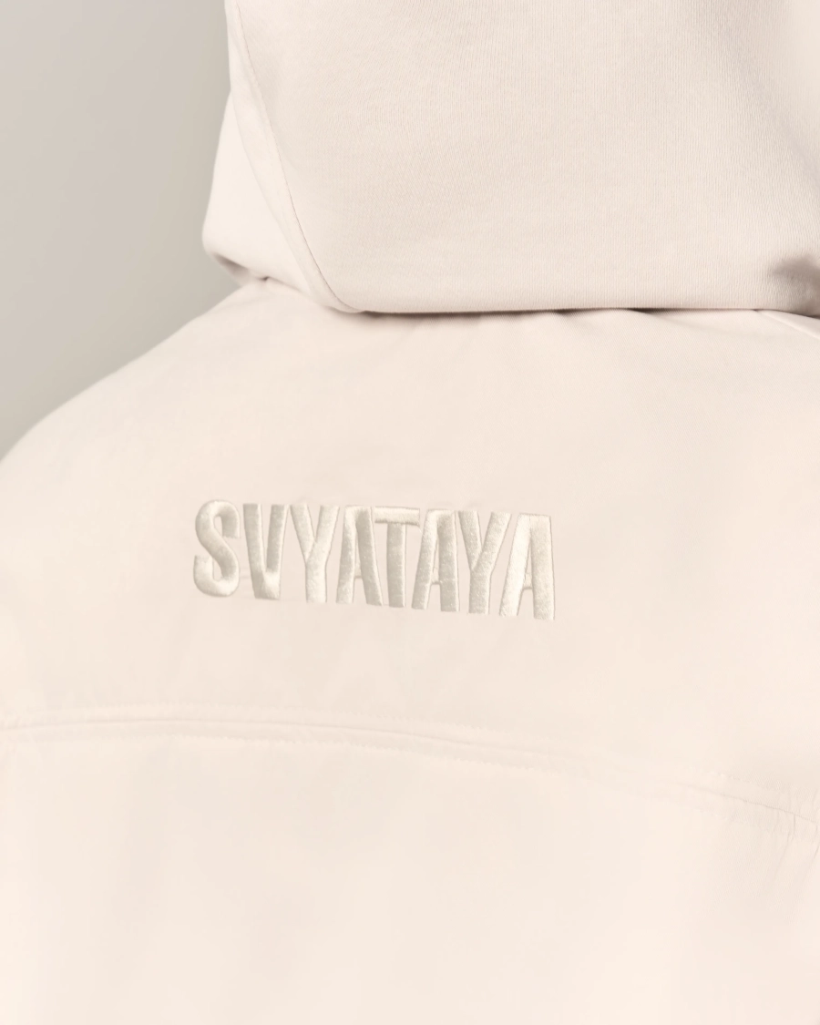 Бомбер объемный SVYATAYA, цвет: платиновый,  купить онлайн