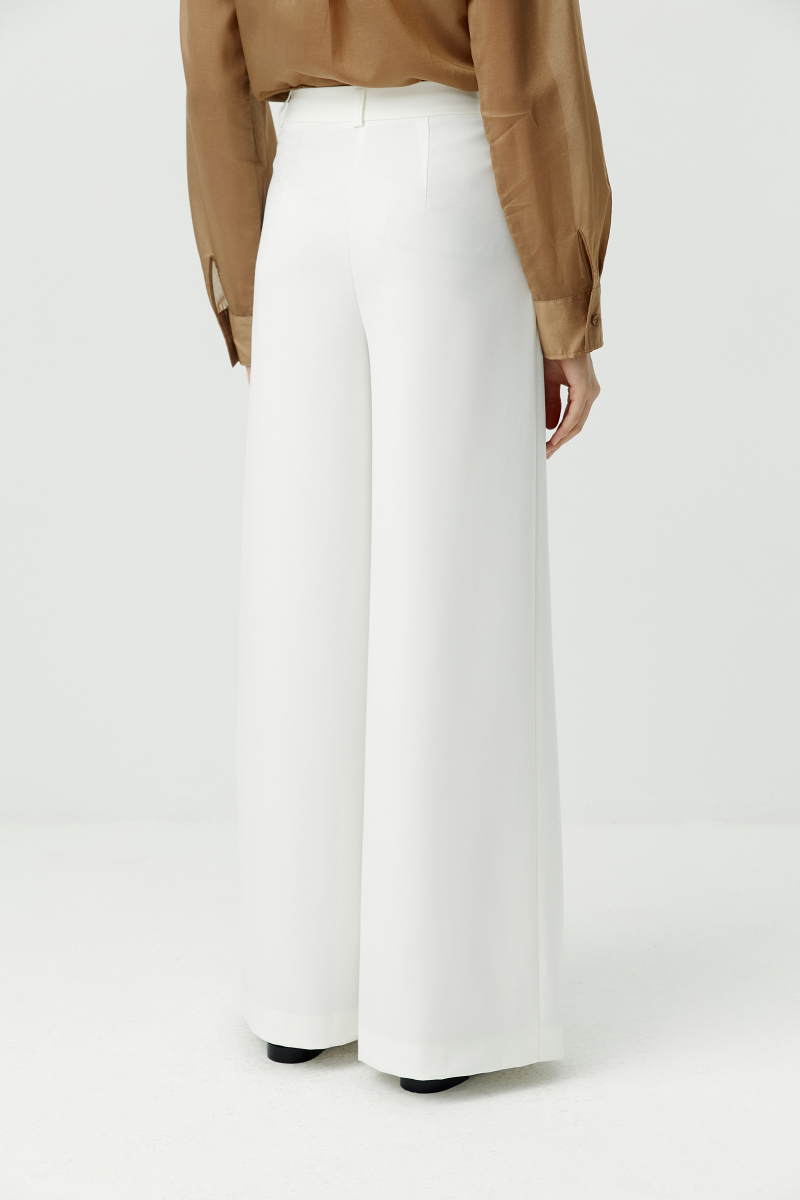 Брюки палаццо с глубокими складками Charmstore, цвет: белый, 101-17833-111 купить онлайн