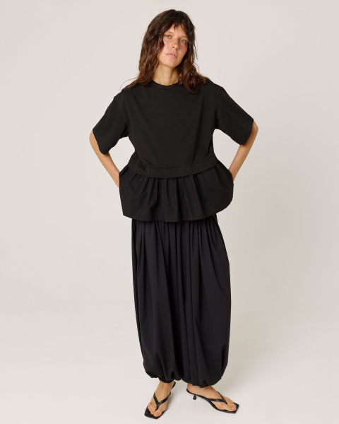 Футболка с баской BLACK Anmuse, цвет: Черный, TSH25S182-BLC купить онлайн